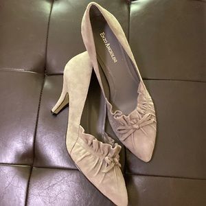 Grey Suede Pump size 8